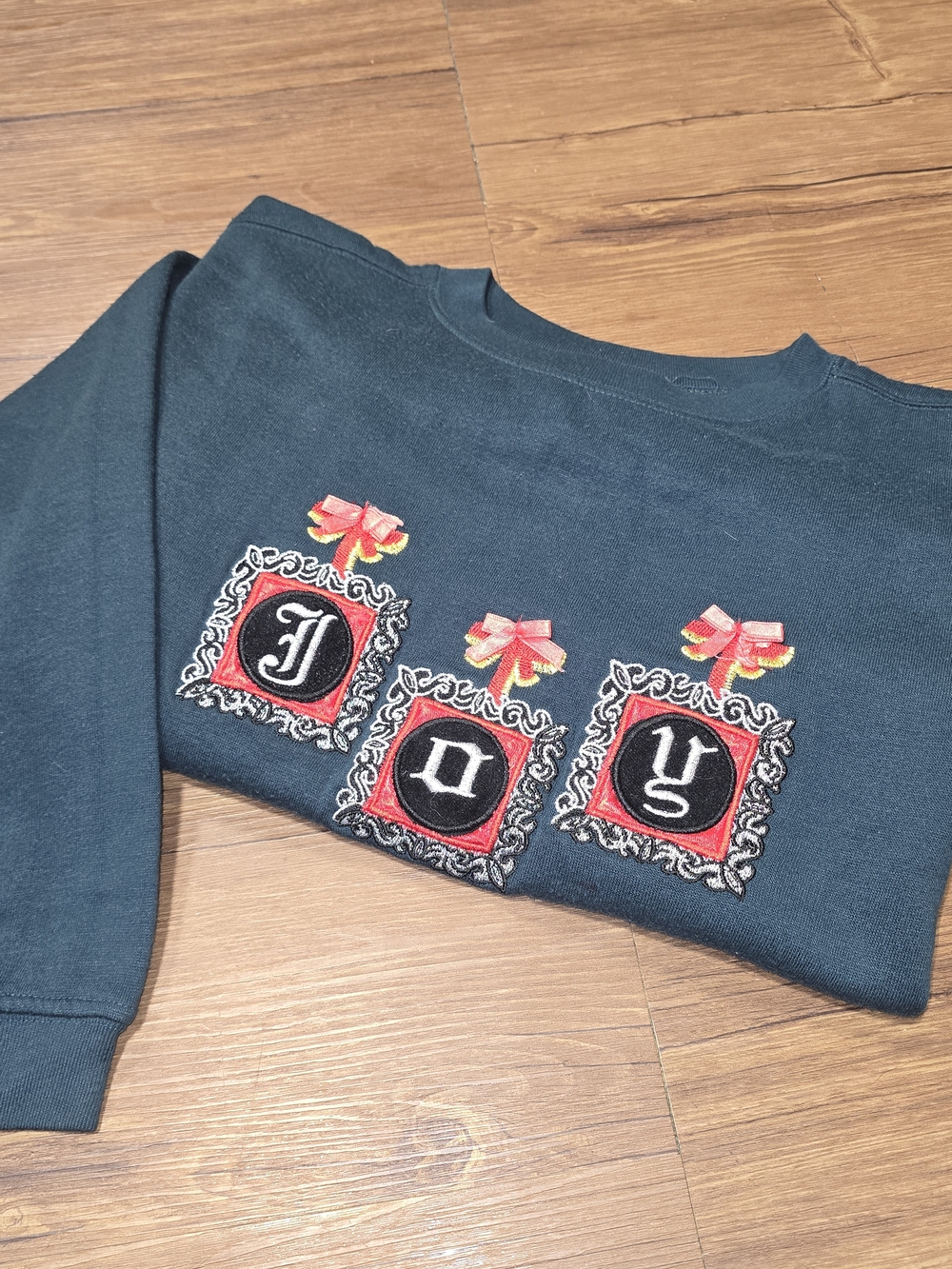 Vintage Christmas Crewneck, Deep Green Holiday Sweatshirt, 90s Embroidered Top